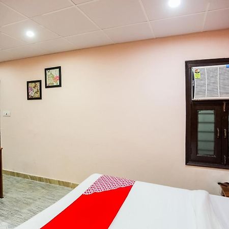 Oyo 72993 Hotel The Gold Faridabad Dış mekan fotoğraf