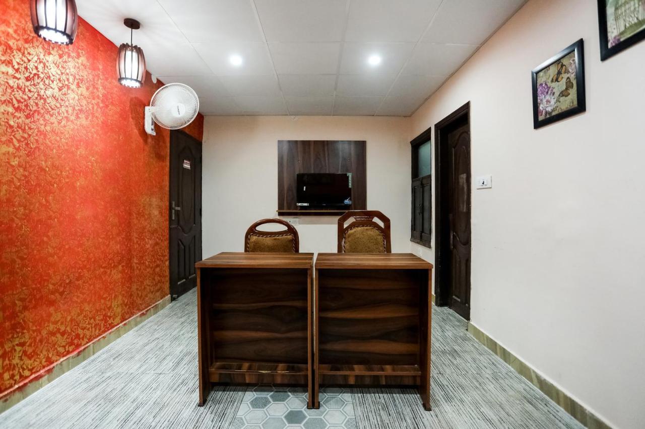 Oyo 72993 Hotel The Gold Faridabad Dış mekan fotoğraf