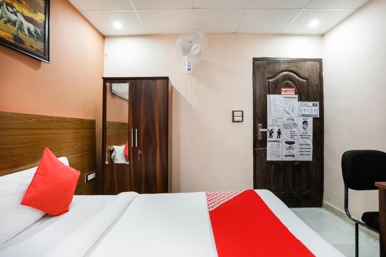 Oyo 72993 Hotel The Gold Faridabad Dış mekan fotoğraf