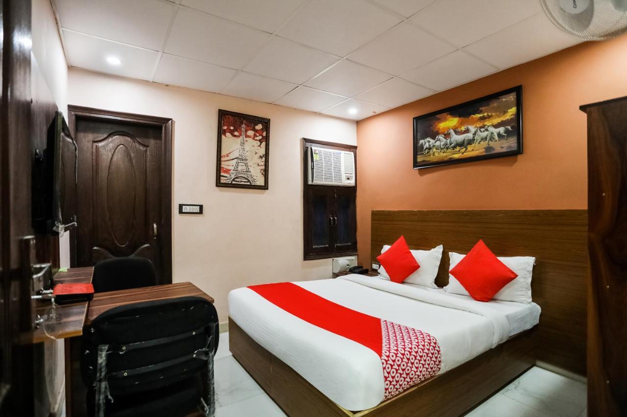 Oyo 72993 Hotel The Gold Faridabad Dış mekan fotoğraf