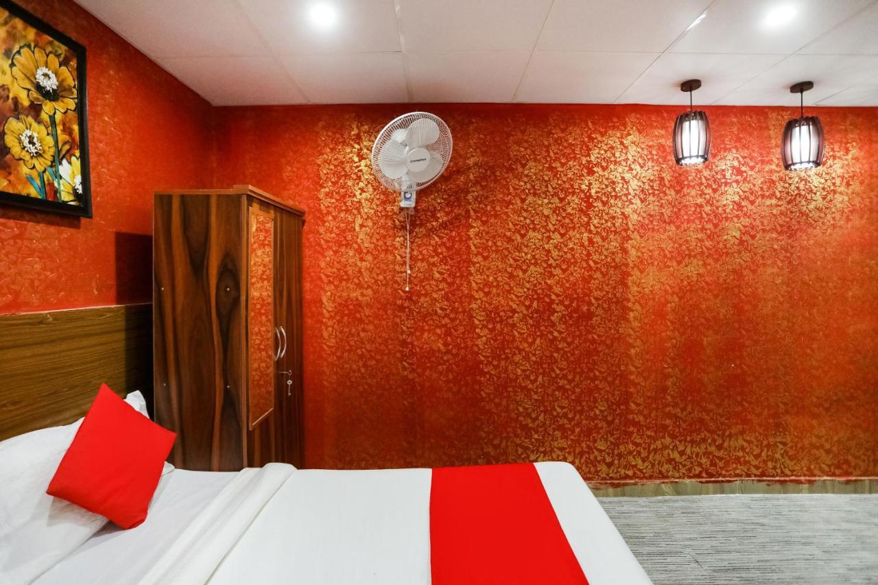 Oyo 72993 Hotel The Gold Faridabad Dış mekan fotoğraf